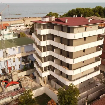 Residence La Vela Fronte Mare Montesilvano Marina Exterior foto